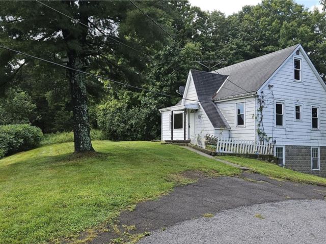  4 BR,  1.00 BTH &nbsp;Cape cod style home in Chester