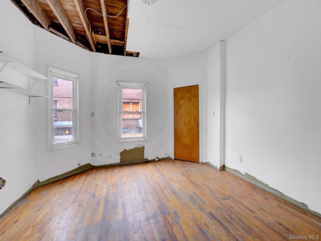 [PHOTO]