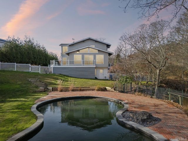  4 BR,  3.00 BTH &nbsp;Traditional style home in Montauk