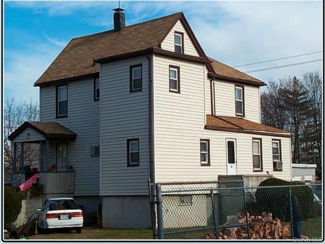  4 BR,  2.00 BTH &nbsp;Colonial style home in Inwood