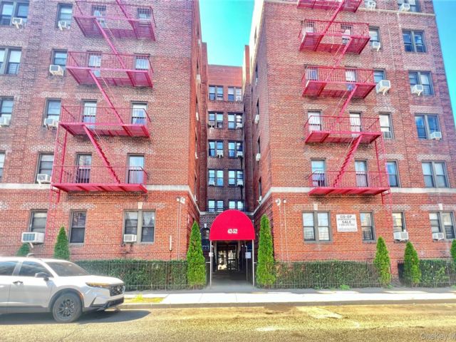  1 BR,  1.00 BTH &nbsp;Other style home in Elmhurst