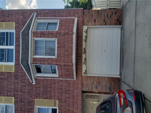  3 BR,  2.00 BTH &nbsp;Hi ranch style home in Rosedale