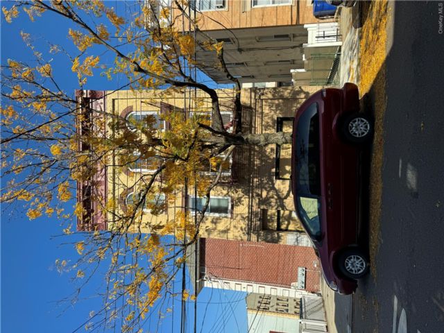  3 BR,  2.00 BTH &nbsp;Includes legal  style home in Maspeth