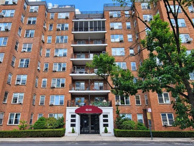 Studio,  1.00 BTH &nbsp;High rise style home in Rego Park