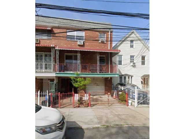  3 BR,  2.00 BTH &nbsp;A-frame style home in Corona