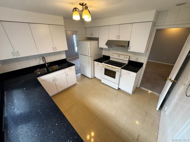 [PHOTO]