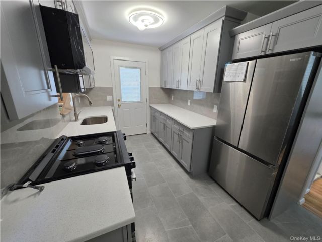  2 BR,  1.00 BTH &nbsp;Other style home in Valley Stream