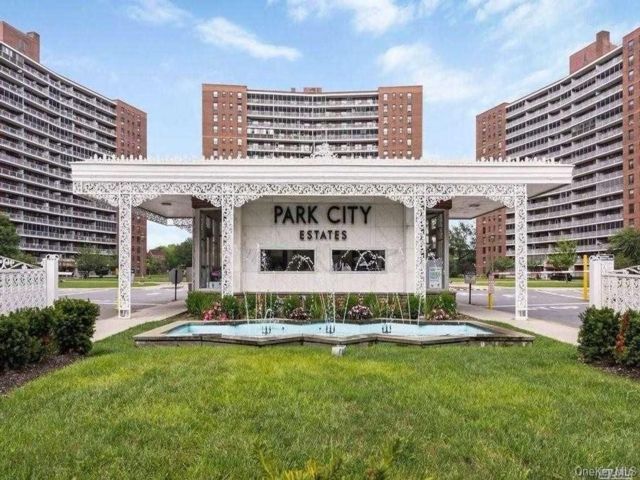  3 BR,  2.00 BTH &nbsp;High rise style home in Rego Park