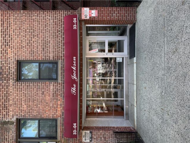  2 BR,  2.00 BTH &nbsp;Other style home in Jackson Heights