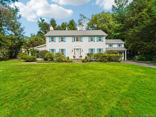  5 BR,  4.00 BTH &nbsp;Colonial style home in Rye Brook