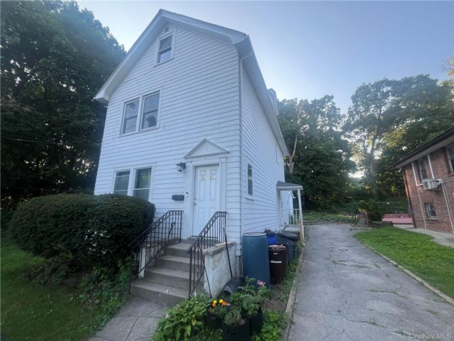  4 BR,  2.00 BTH &nbsp;A-frame style home in Hollis Hills