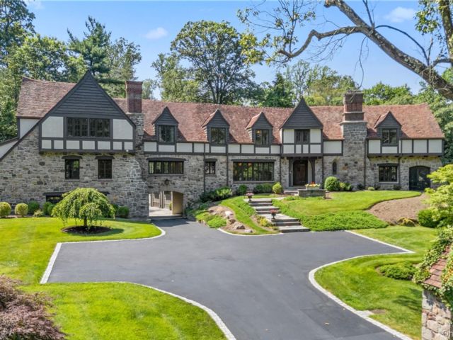  7 BR,  9.00 BTH &nbsp;Mini estate style home in Rye