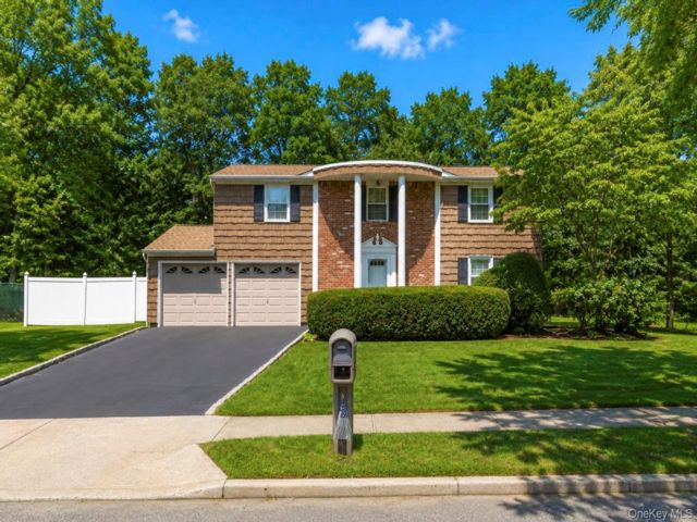  4 BR,  3.00 BTH &nbsp;Colonial style home in Port Jefferson Station