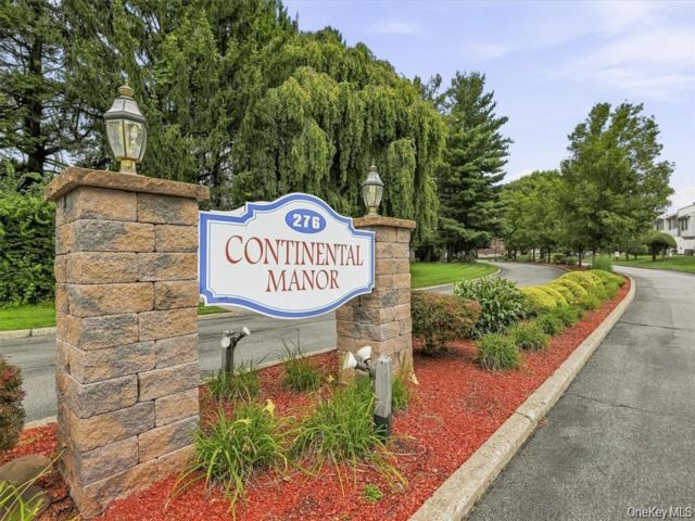  3 BR,  2.00 BTH &nbsp;Condo style home in New Windsor