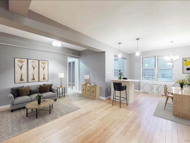  2 BR,  2.00 BTH &nbsp;High rise style home in Melcourt