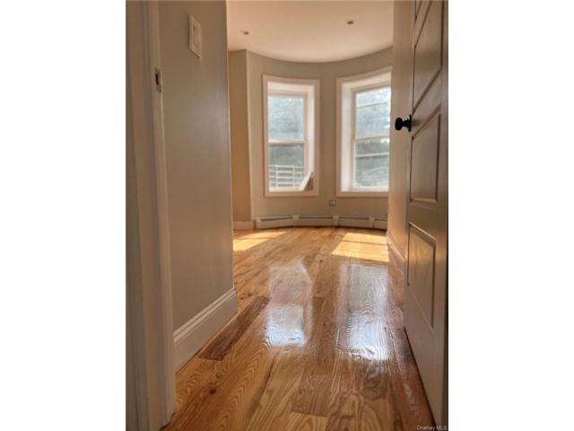  4 BR,  1.00 BTH &nbsp;House style home in East New York
