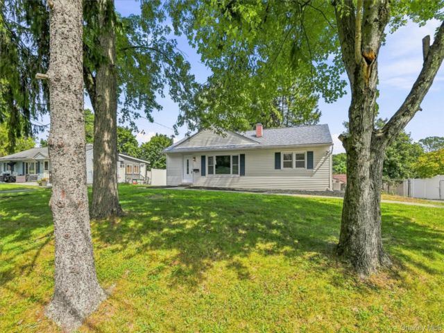  3 BR,  1.00 BTH &nbsp;Ranch style home in Newburgh