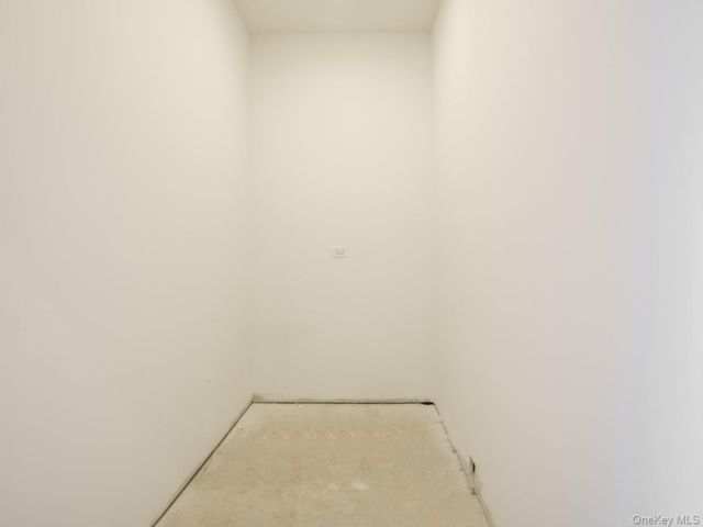 [PHOTO]
