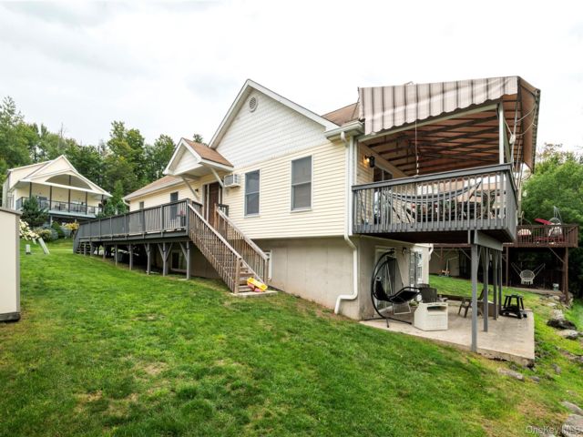 [PHOTO]
