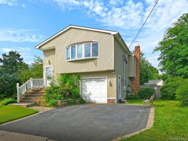 [Holbrook Real Estate, listing number 7337600]