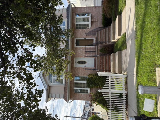  3 BR,  3.00 BTH &nbsp;Colonial style home in Mill Basin