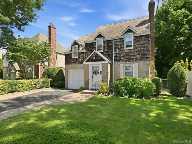 [PHOTO]