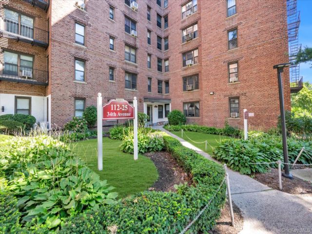  1 BR,  1.00 BTH &nbsp;Other style home in East Elmhurst
