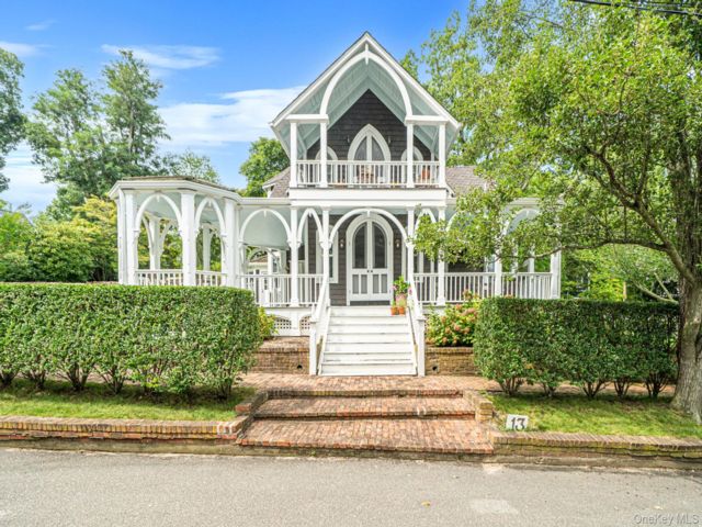  3 BR,  3.00 BTH &nbsp;Victorian style home in Shelter Island Heights