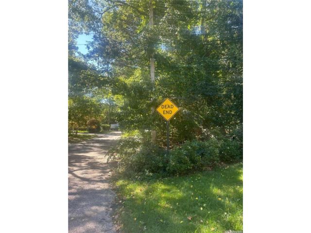 Lot <b>Size:</b> .11 &nbsp;House style home in Hampton Bays