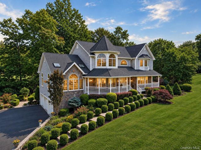 [Cornwall Real Estate, listing number 7338097]