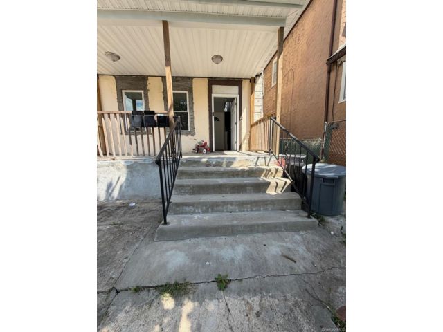 10 BR,  3.00 BTH &nbsp;Other style home in Mount Vernon