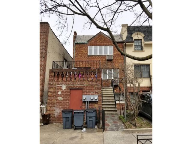  9 BR,  3.00 BTH &nbsp;House style home in Bensonhurst
