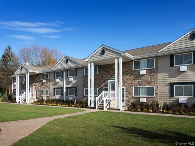  2 BR,  1.00 BTH &nbsp;Includes legal  style home in Bay Shore