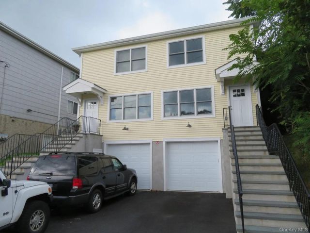  4 BR,  4.00 BTH &nbsp;Colonial style home in Yonkers
