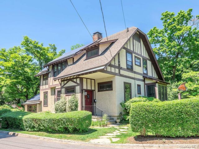  4 BR,  2.00 BTH &nbsp;Tudor style home in Sea Cliff