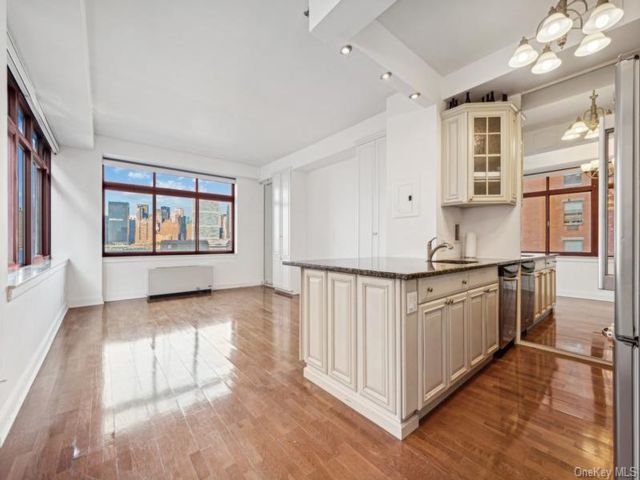 Studio,  1.00 BTH &nbsp;High rise style home in Long Island City