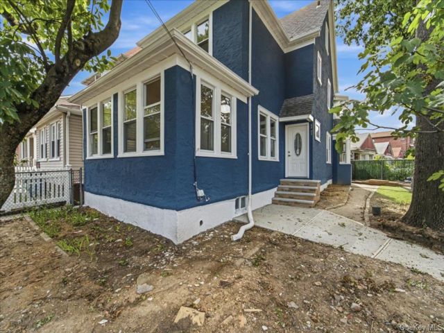Studio,  0.00 BTH &nbsp;House style home in Briarwood