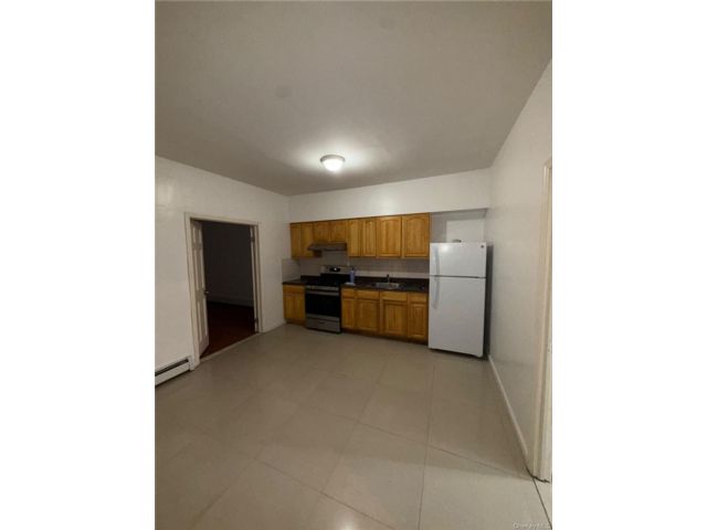  4 BR,  2.00 BTH &nbsp;Other style home in Flatbush