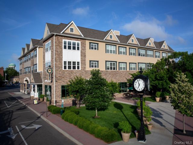  2 BR,  1.00 BTH &nbsp;Other style home in Farmingdale