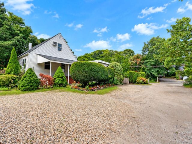Studio,  0.00 BTH &nbsp;House style home in Hampton Bays