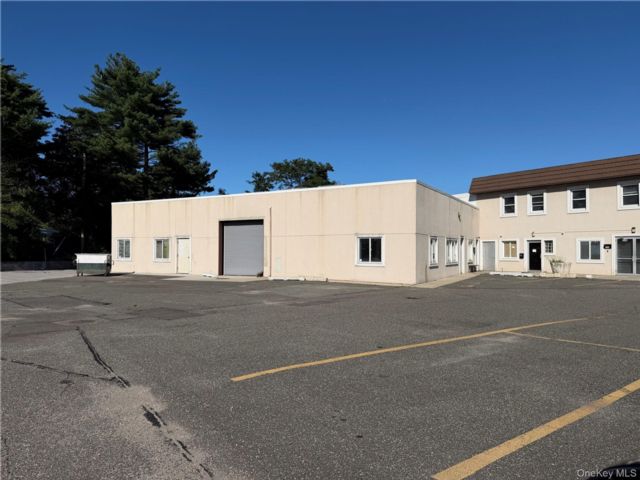 Studio,  0.00 BTH &nbsp;House style home in Hicksville