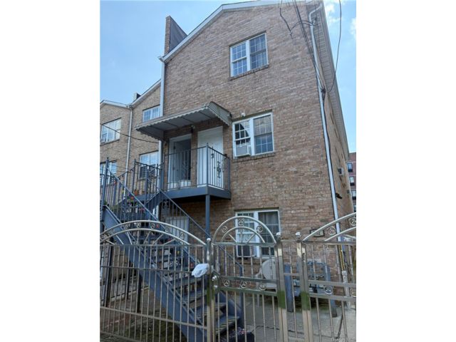 3 BR,  1.00 BTH &nbsp;Other style home in Wakefield