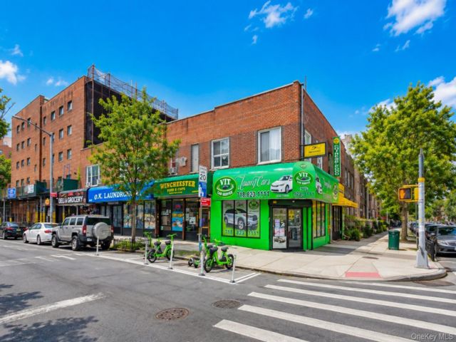 Studio,  0.00 BTH &nbsp;Commercial style home in Parkchester