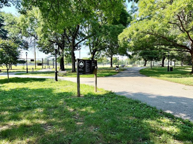 [PHOTO]