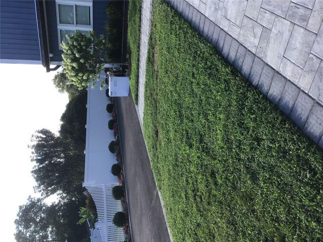 [PHOTO]