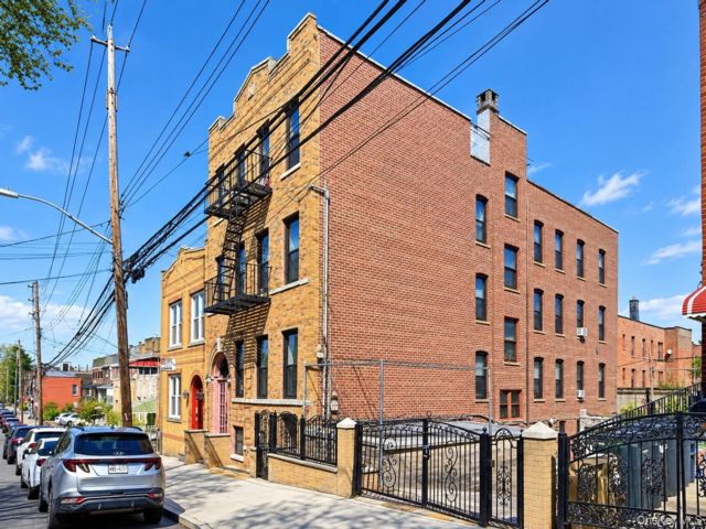 Studio,  0.00 BTH &nbsp;House style home in Esplanade