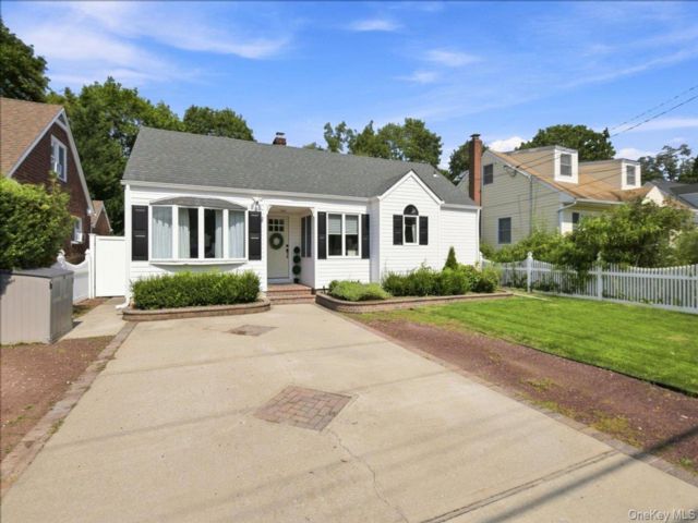 [Kings Park Real Estate, listing number 7338983]