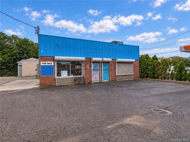 Studio,  0.00 BTH &nbsp;House style home in North Bellmore