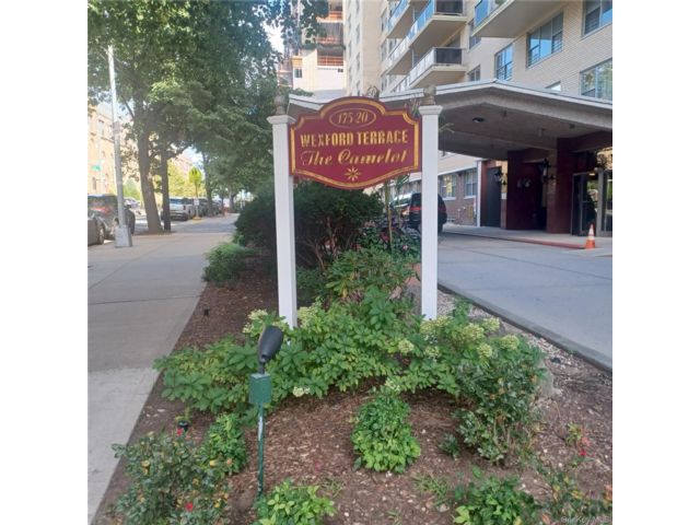 [Jamaica Estates Real Estate, listing number 7339209]