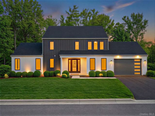  3 BR,  3.00 BTH &nbsp;Barndominium style home in Rock Tavern